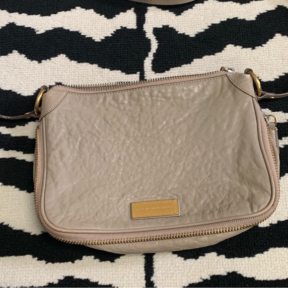 Marc Jacobs Washed Up Leather Zip Crossbody Bag - Picture 5 of 14